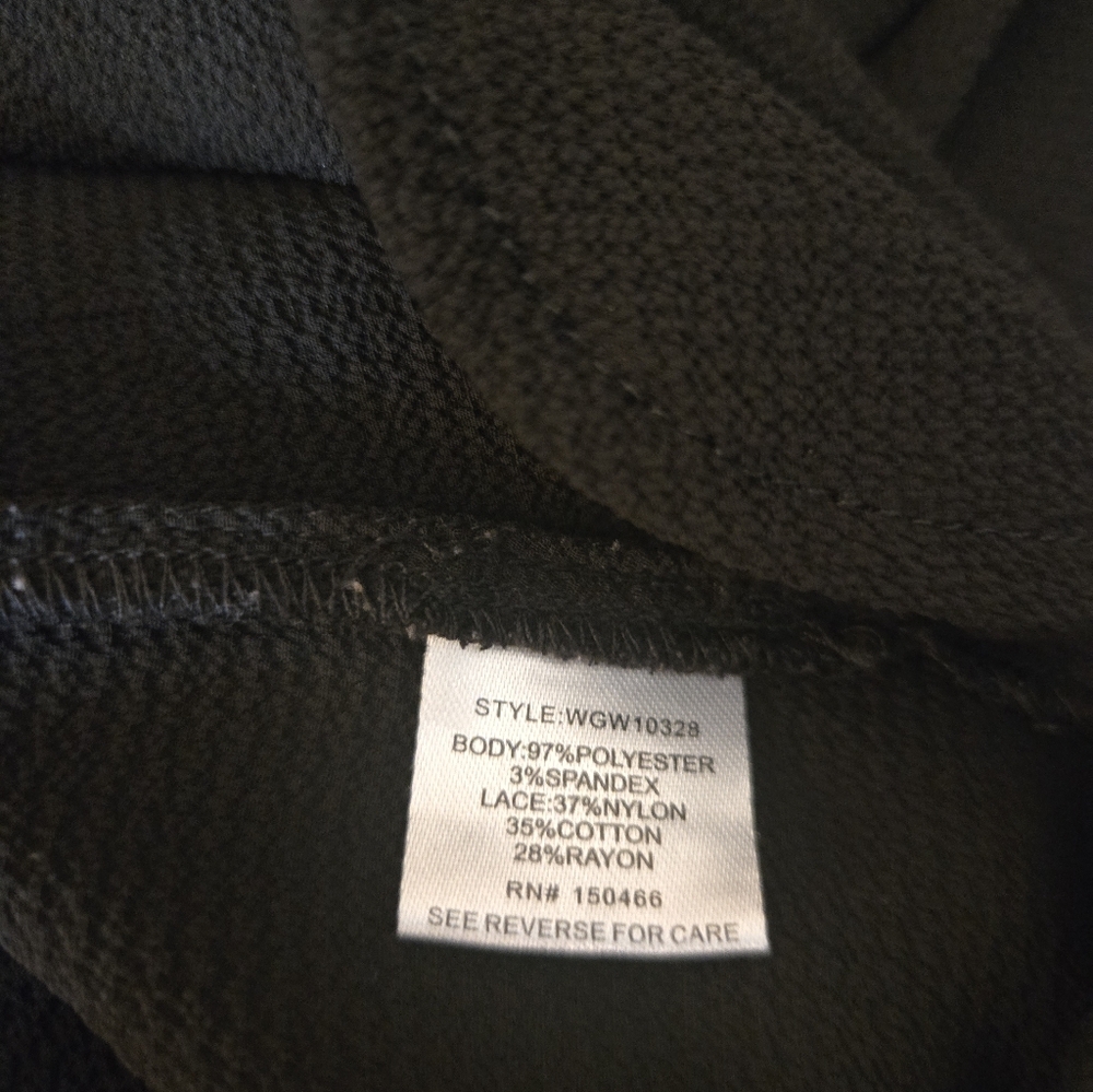 41 Hawthorn Black Lace Cap-Sleeve Blouse - Picture 11 of 12